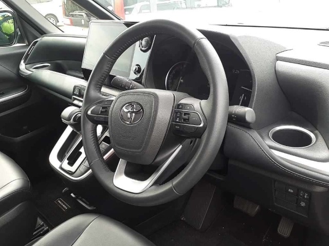 Toyota NOAH 2024 8239074-7