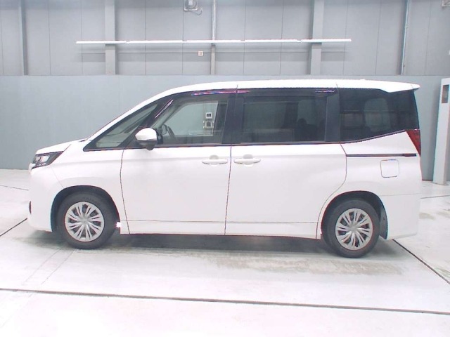 Toyota NOAH 2023 8239075-4