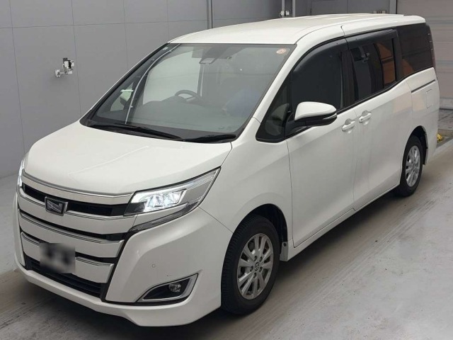 Toyota NOAH 2021 8239086-0