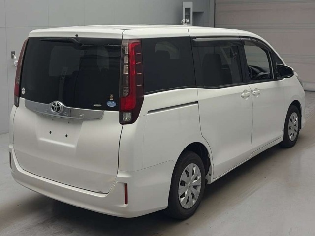Toyota NOAH 2014 8239088-1