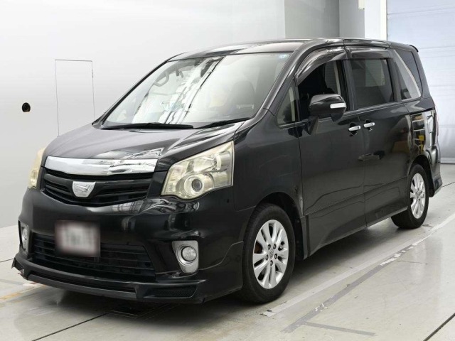 Toyota NOAH 2012 8239096-0
