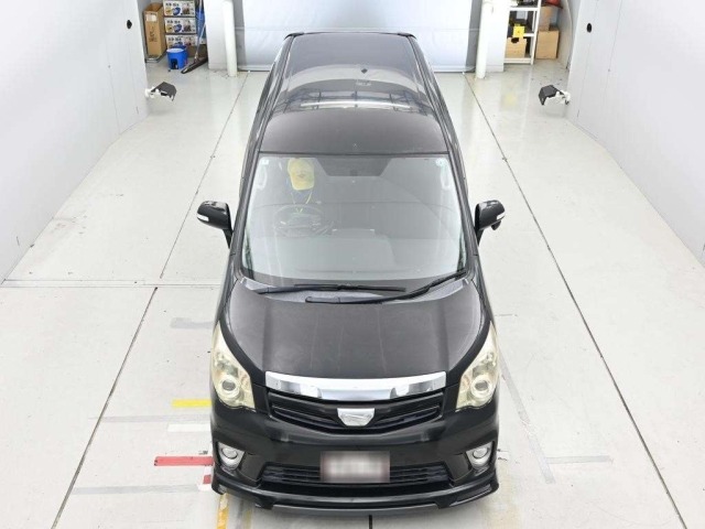 Toyota NOAH 2012 8239096-7