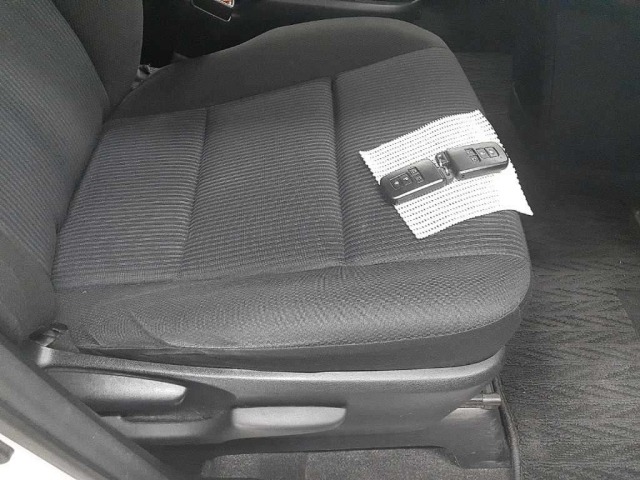 Toyota NOAH 2014 8239097-10