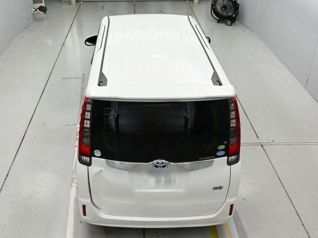 Toyota NOAH 2014 8239097-8