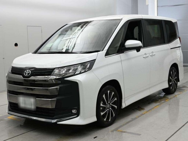 Toyota NOAH 2026 8239098-0