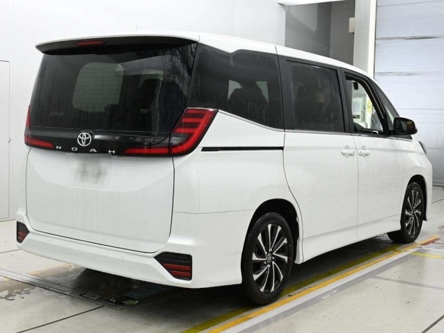 Toyota NOAH 2026 8239098-1