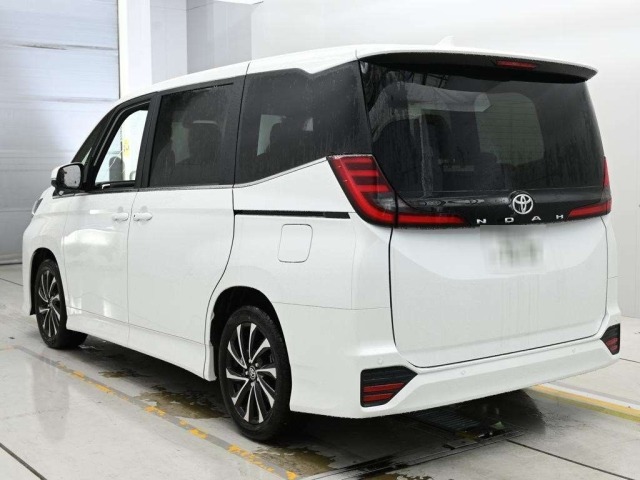Toyota NOAH 2026 8239098-6