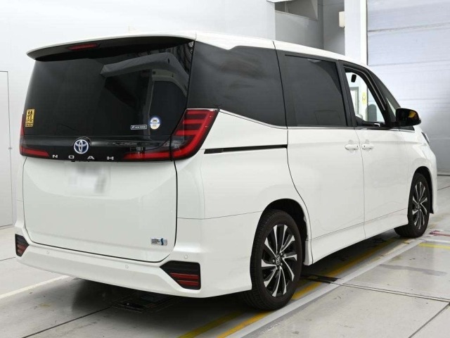 Toyota NOAH 2023 8239099-1