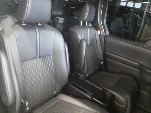 Toyota NOAH 2023 8239099-11