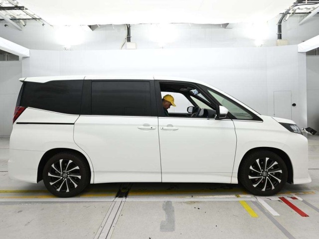 Toyota NOAH 2023 8239099-3