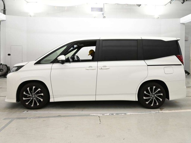 Toyota NOAH 2023 8239099-4