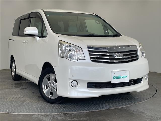 Toyota NOAH 2012 8239296-0