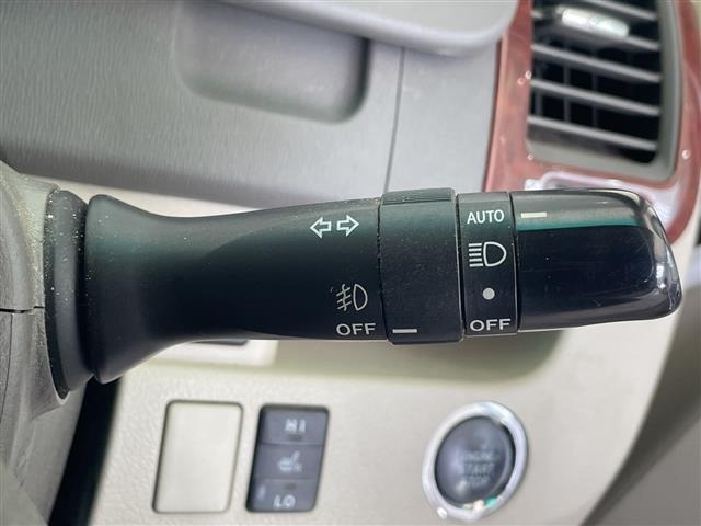 Toyota NOAH 2012 8239296-3