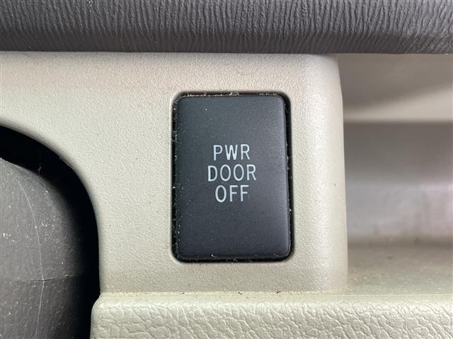 Toyota NOAH 2012 8239296-9