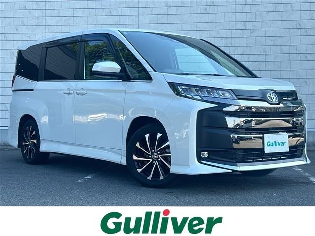 Toyota NOAH 2022 8239330-0