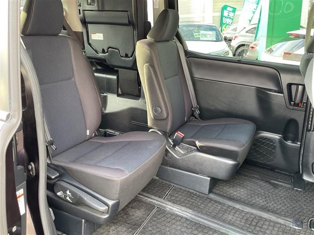 Toyota NOAH 2014 8239351-1