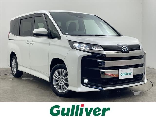 Toyota NOAH 2022 8239357-0