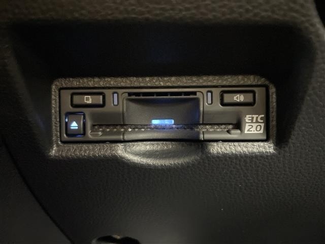Toyota NOAH 2022 8239357-6