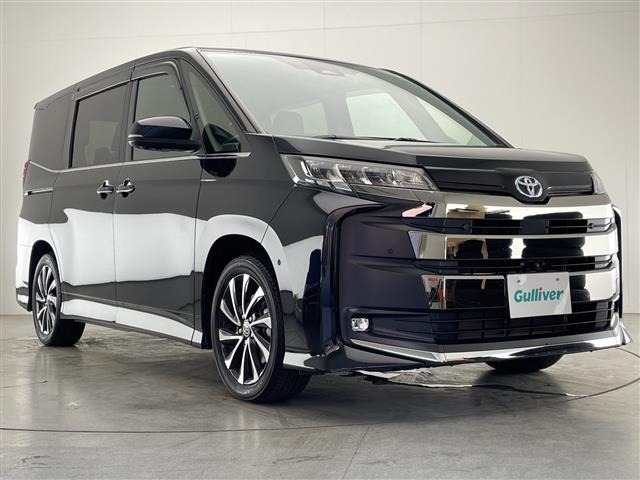 Toyota NOAH 2023 8239404-0