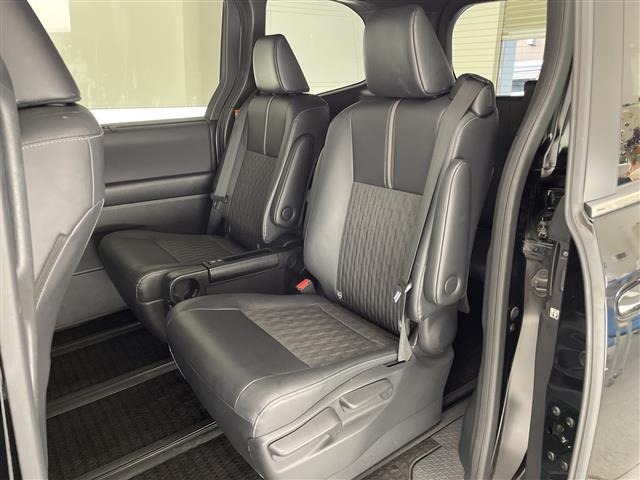 Toyota NOAH 2023 8239404-2