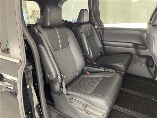 Toyota NOAH 2023 8239404-22