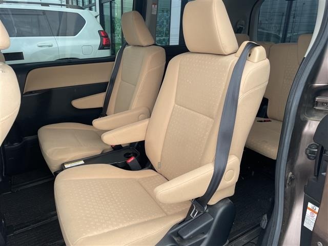 Toyota NOAH 2014 8239408-10
