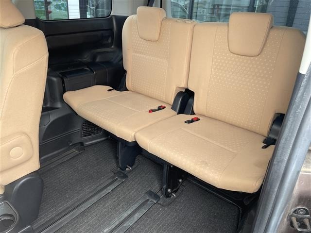 Toyota NOAH 2014 8239408-11