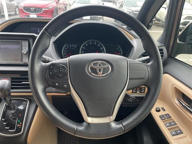 Toyota NOAH 2014 8239408-5