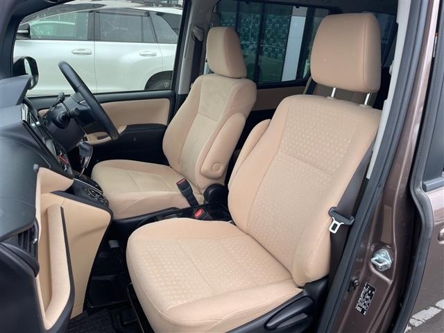 Toyota NOAH 2014 8239408-8