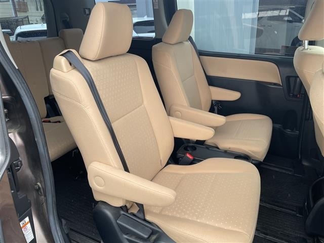 Toyota NOAH 2014 8239408-9