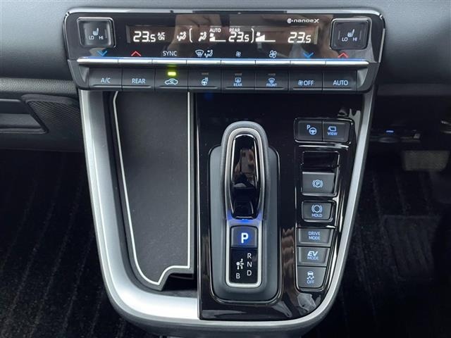 Toyota NOAH 2023 8239410-10