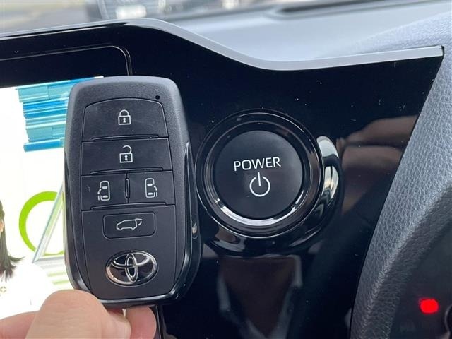 Toyota NOAH 2023 8239410-11