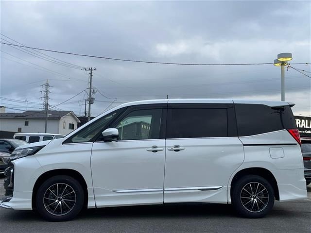 Toyota NOAH 2023 8239410-18