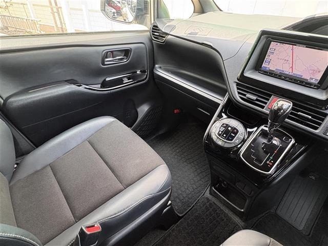 Toyota NOAH 2021 8239415-4