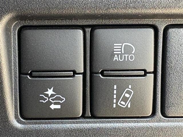 Toyota NOAH 2021 8239415-8
