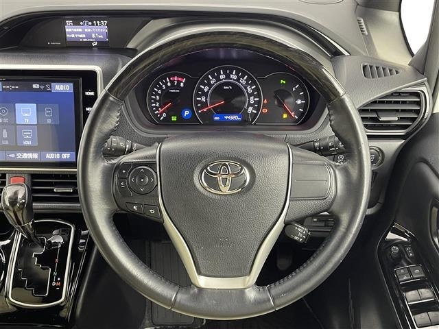 Toyota NOAH 2020 8239426-6