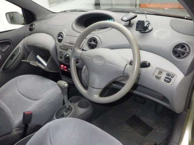 Toyota PLATZ 1999 8242201-3
