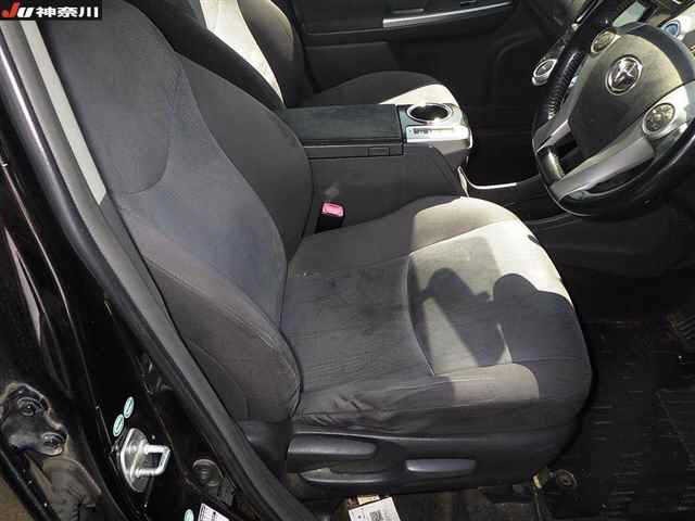 Toyota PRIUS 2012 8243716-8