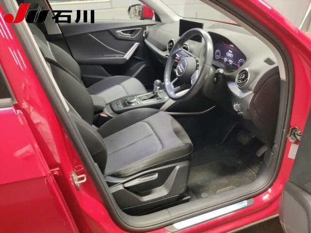 Audi Q2 2017 8243990-3