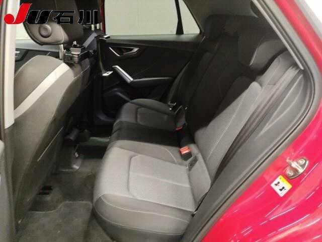 Audi Q2 2017 8243990-5