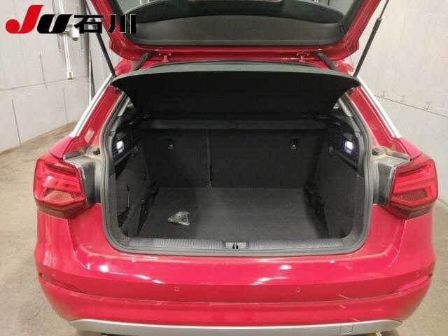 Audi Q2 2017 8243990-6