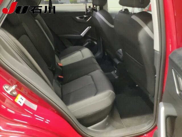 Audi Q2 2017 8243990-7
