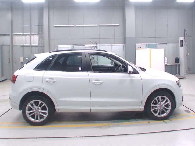 Audi Q3 2013 8243952-3