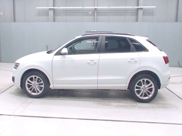 Audi Q3 2013 8243952-4