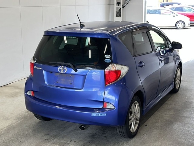Toyota RACTIS 2011 8243992-1