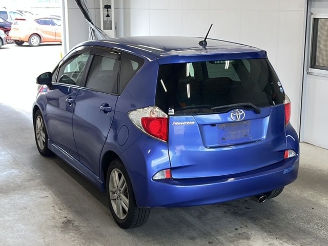 Toyota RACTIS 2011 8243992-5