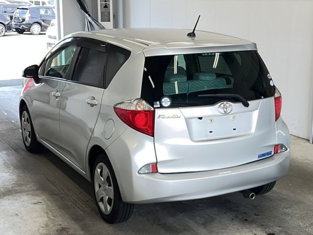 Toyota RACTIS 2012 8243993-5