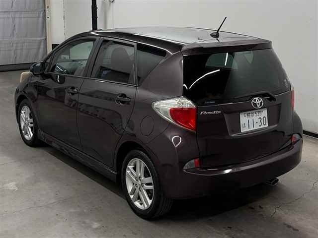 Toyota RACTIS 2010 8243994-1