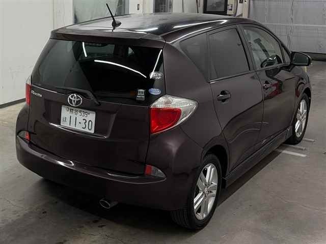 Toyota RACTIS 2010 8243994-5