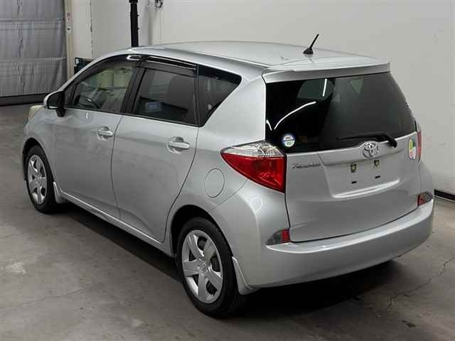 Toyota RACTIS 2013 8243995-1